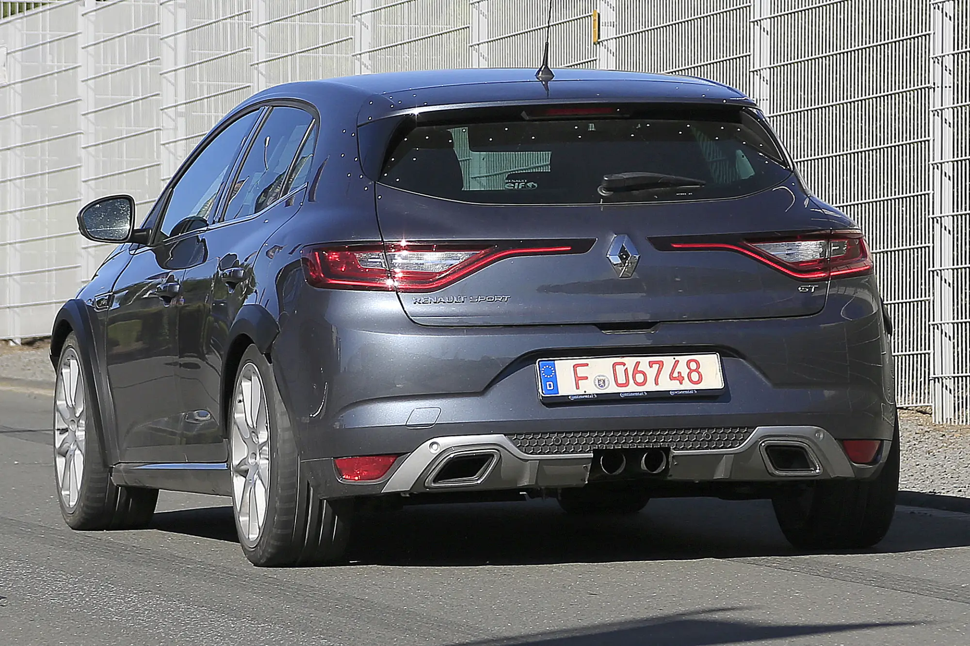 Renault Megane RS foto spia 5 settembre 2016 - 6