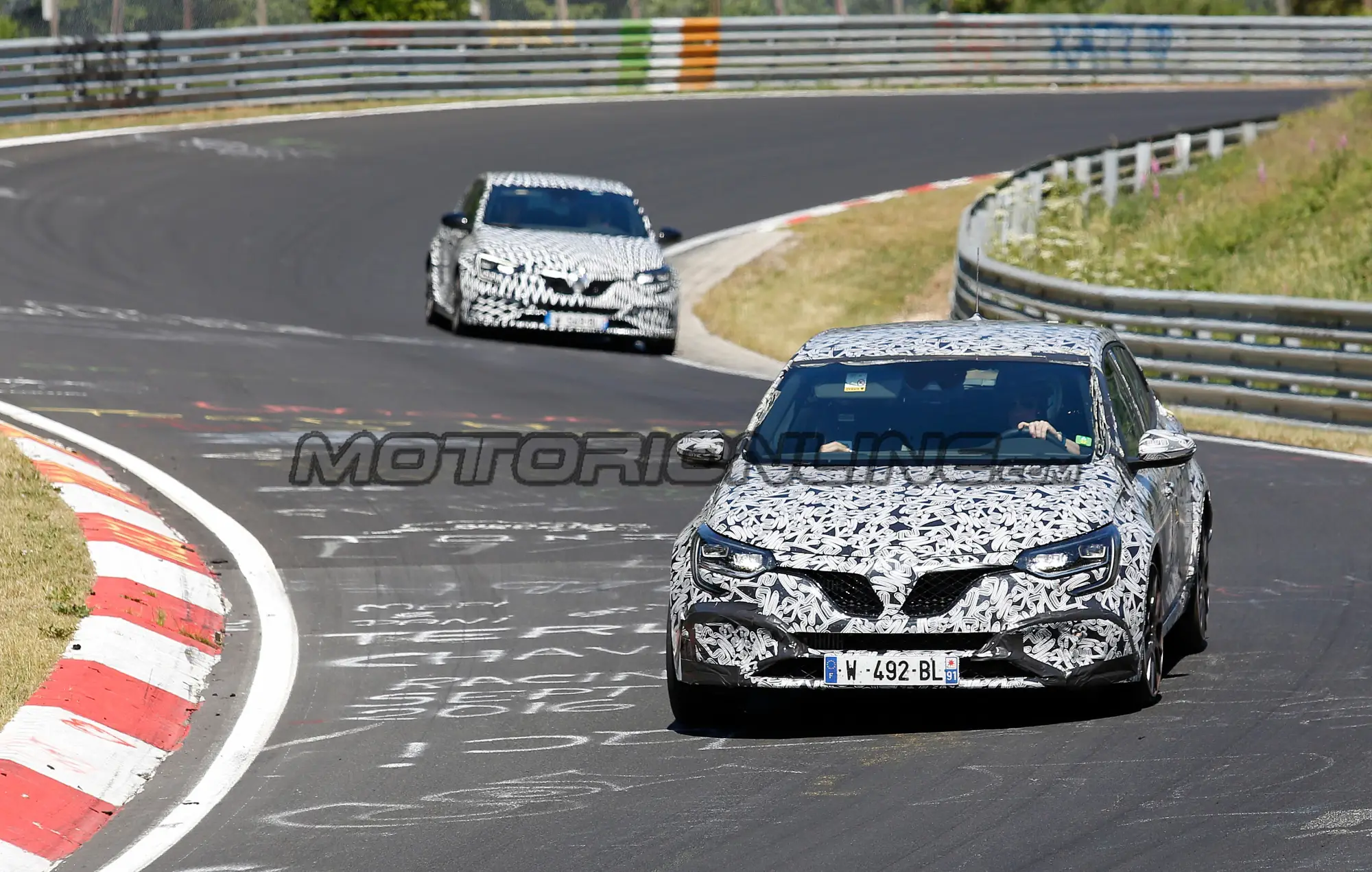 Renault Megane RS MY 2018 - Foto spia 21-06-2017 - 2