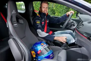 Renault Megane RS Red Bull Racing RB8 - 2