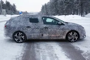 Renault Megane Sport Tourer MY 2017 - Foto spia 07-02-2016
