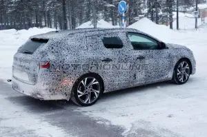 Renault Megane Sport Tourer MY 2017 - Foto spia 07-02-2016