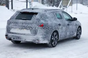 Renault Megane Sport Tourer MY 2017 - Foto spia 07-02-2016
