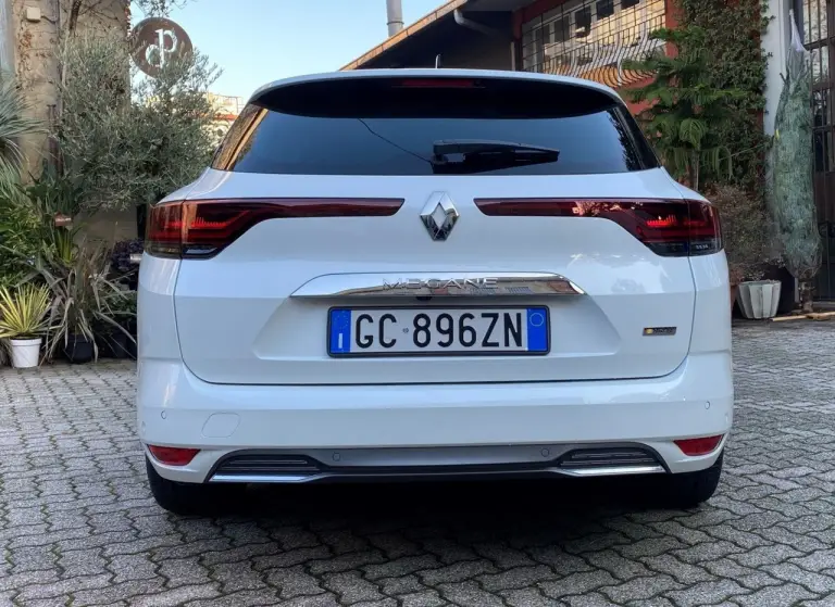 Renault Megane Sporter E-Tech 2020 prova su strada - 12