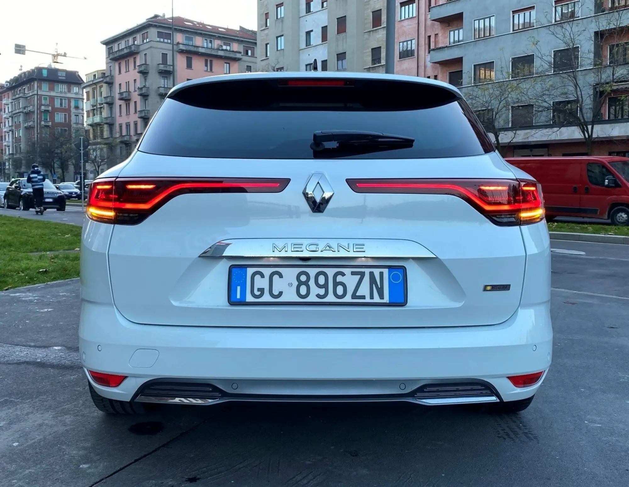 Renault Megane Sporter E-Tech 2020 prova su strada - 35