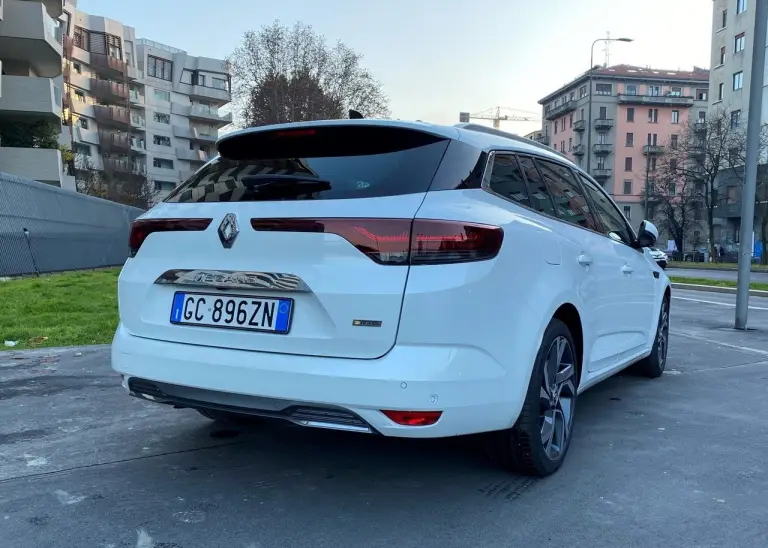 Renault Megane Sporter E-Tech 2020 prova su strada - 33