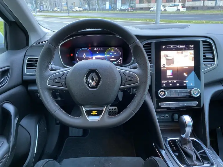 Renault Megane Sporter E-Tech 2020 prova su strada - 37