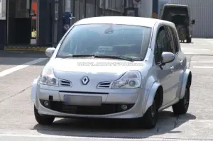 Renault Modus foto spia - 3