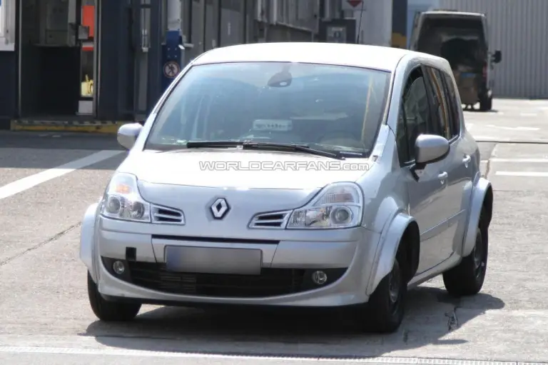 Renault Modus foto spia - 3