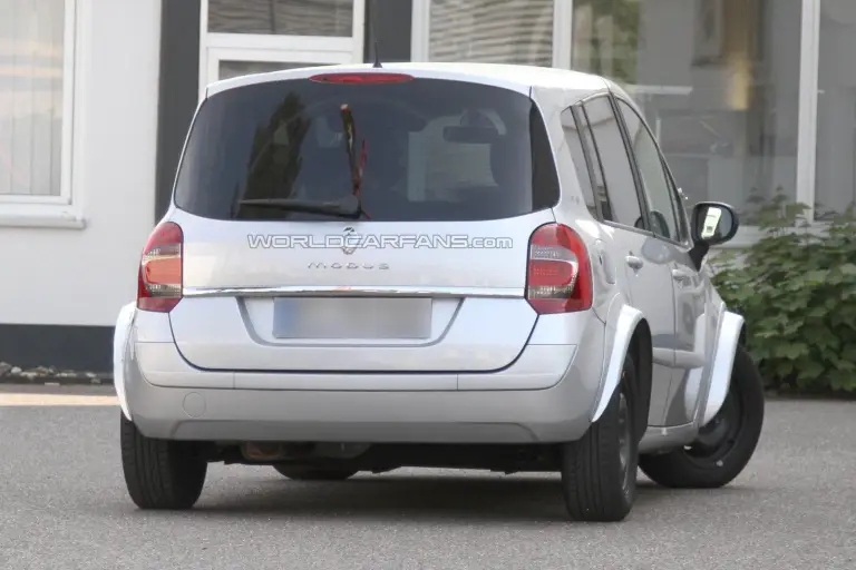 Renault Modus foto spia - 5