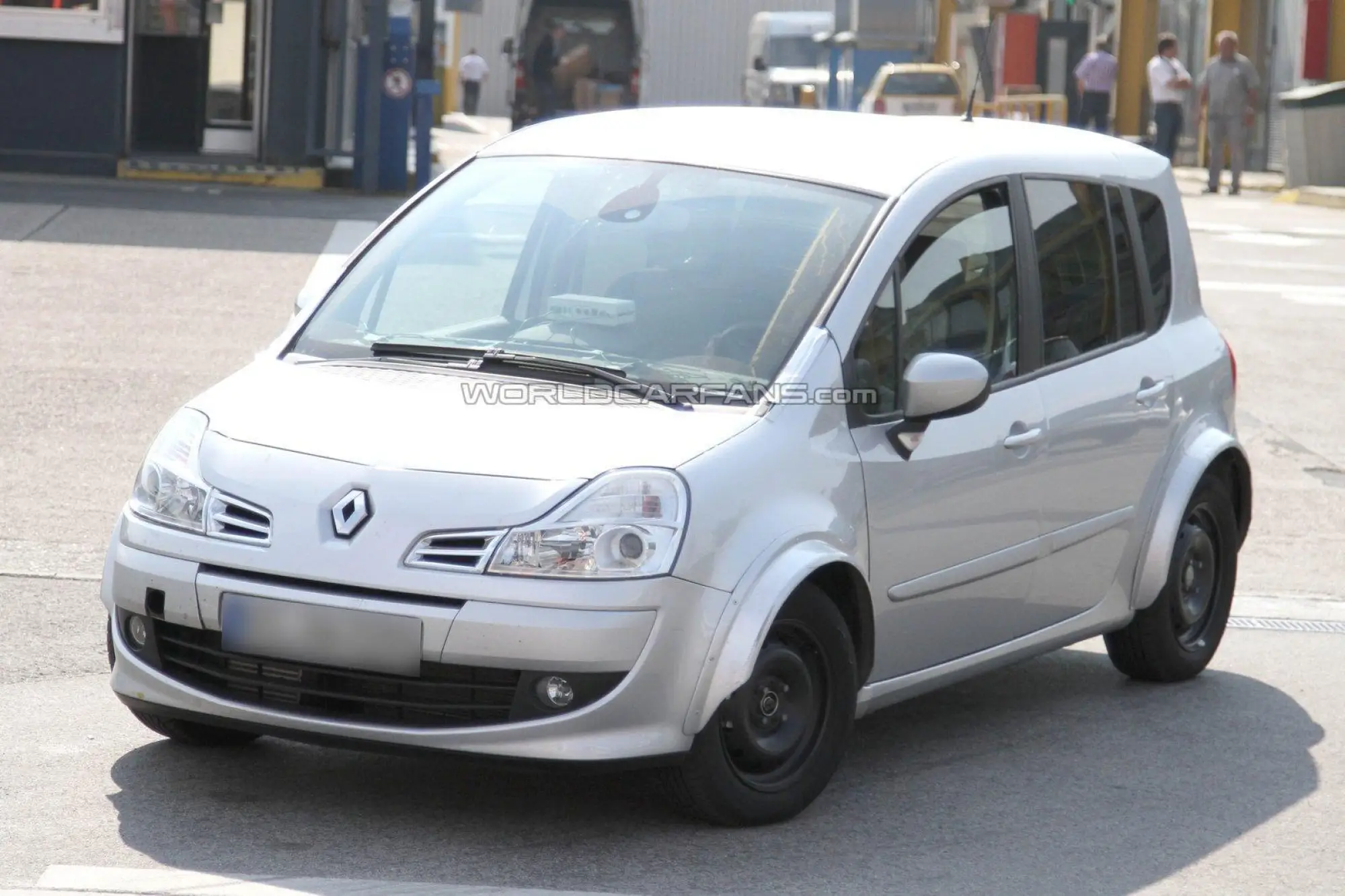 Renault Modus foto spia - 8