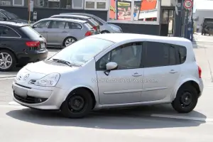 Renault Modus foto spia - 9