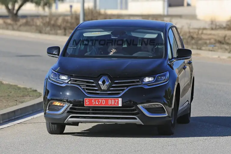 Renault muletto misterioso su base Escape - Foto spia 11-01-2017 - 1