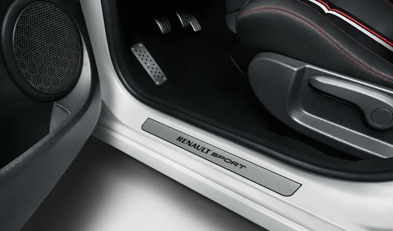 Renault Sandero RS - Mega Gallery - 9