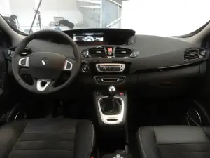 Renault Scenic Collection 2012 for fans