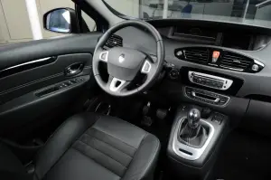 Renault Scenic Collection 2012 for fans