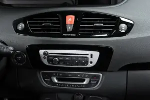 Renault Scenic Collection 2012 for fans