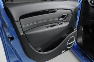 Renault Scenic Collection 2012 for fans