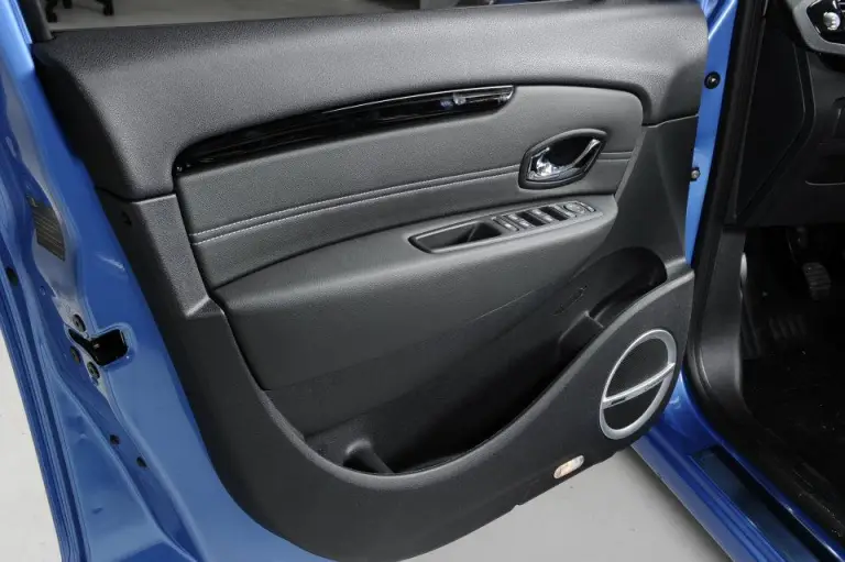 Renault Scenic Collection 2012 for fans - 9