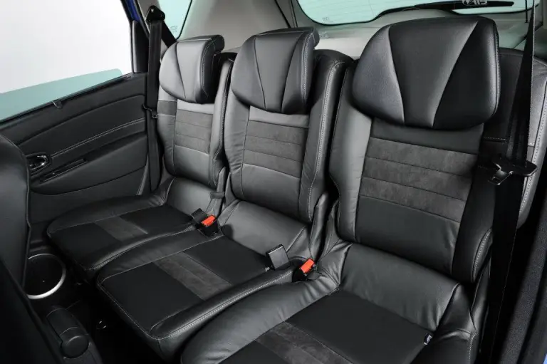 Renault Scenic Collection 2012 for fans - 11