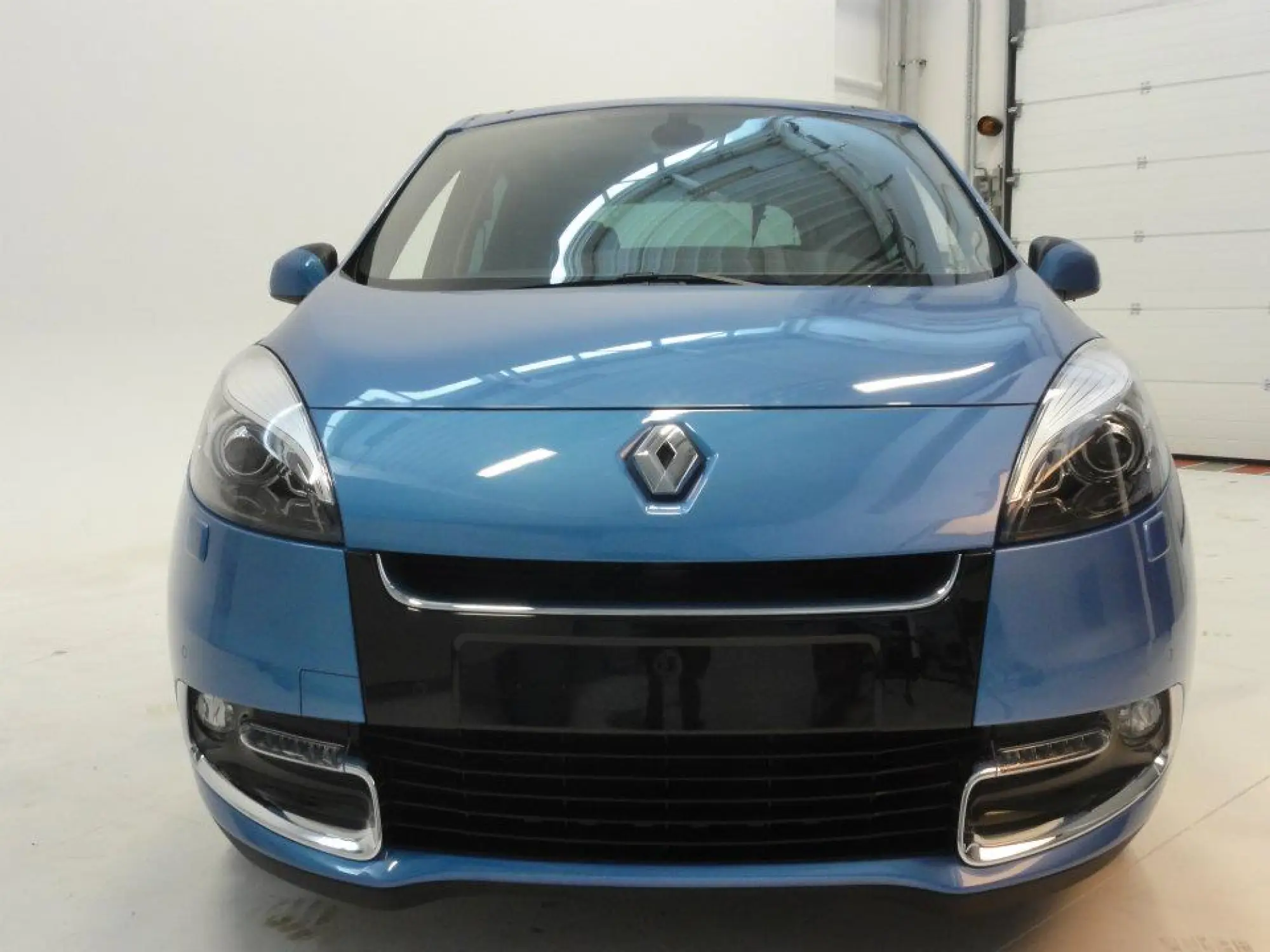 Renault Scenic Collection 2012 for fans - 12
