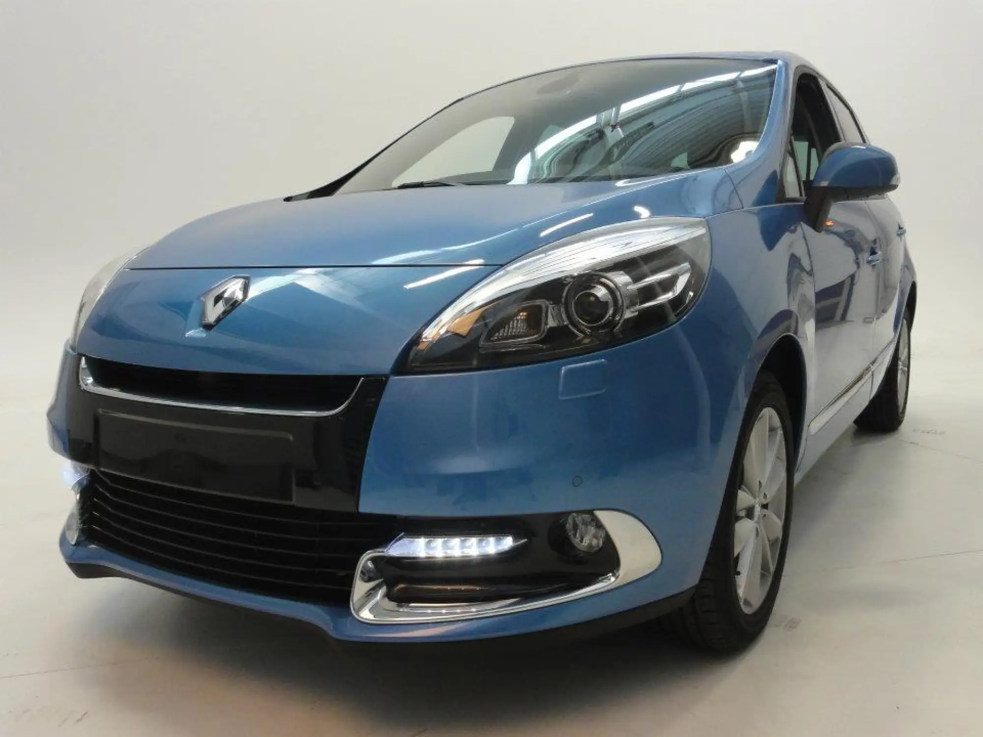 Renault Scenic Collection 2012 for fans - 23
