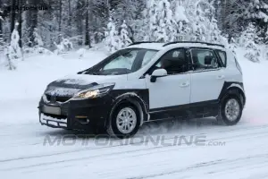 Renault Scenic Cross - Foto spia 17-12-2012