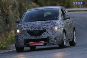 Renault Scenic MY 2017 - Foto spia 27-09-2015 - 1
