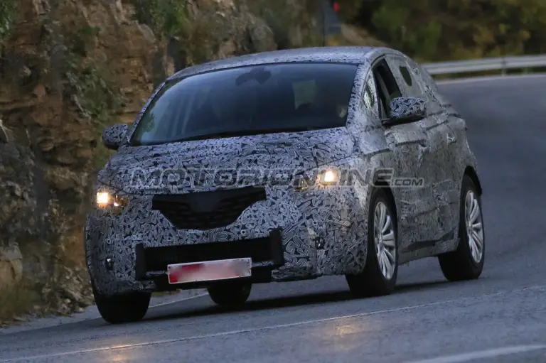 Renault Scenic MY 2017 - Foto spia 27-09-2015 - 2