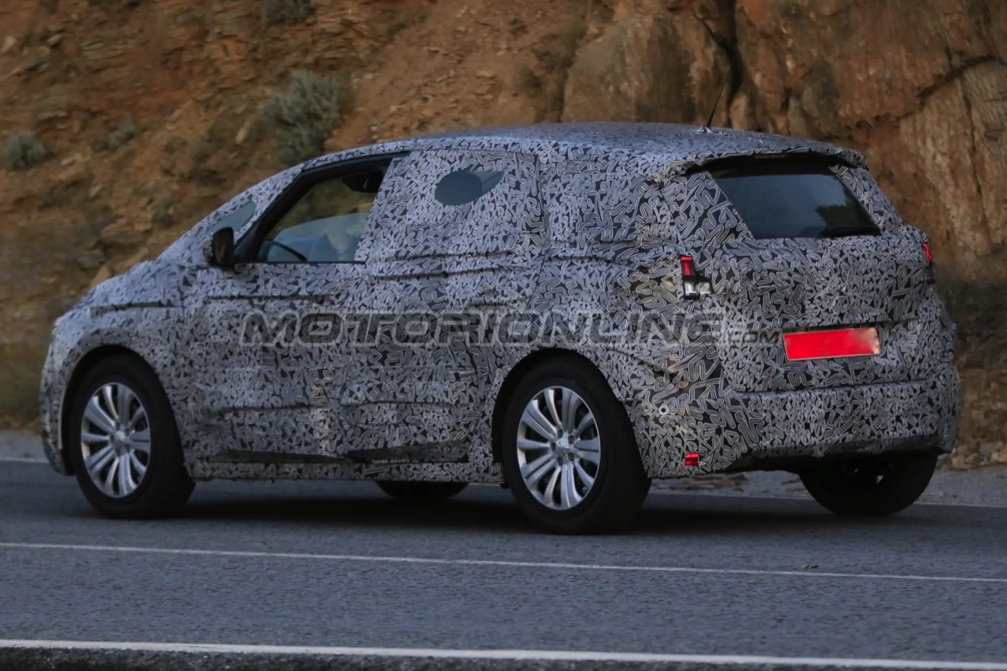 Renault Scenic MY 2017 - Foto spia 27-09-2015 - 5