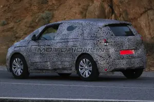 Renault Scenic MY 2017 - Foto spia 27-09-2015 - 5