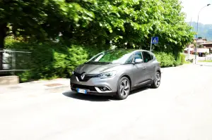 Renault Scenic - Prova su strada 2017