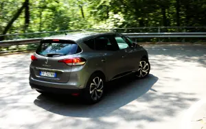 Renault Scenic - Prova su strada 2017