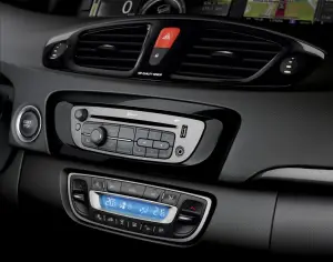 Renault Scenic restyling 2012  - 14