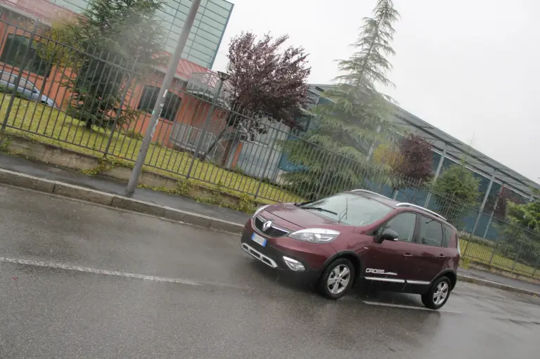 Renault Scénic XMod Cross - Prova su strada - 100