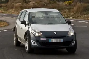 Renault SUV - Foto spia 22-01-2013