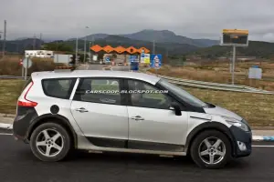Renault SUV - Foto spia 22-01-2013 - 3