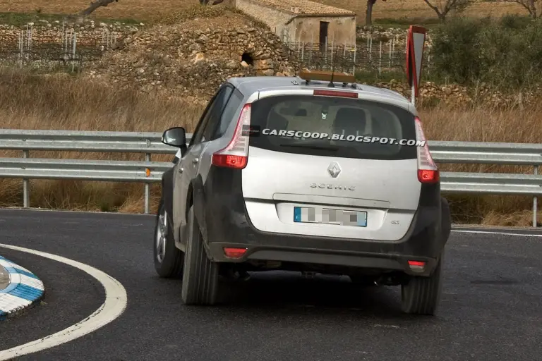 Renault SUV - Foto spia 22-01-2013 - 6