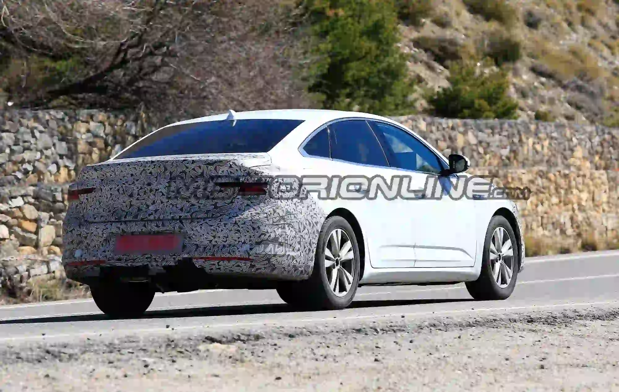 Renault Talisman 2020 - Foto spia 08-04-2019 - 6