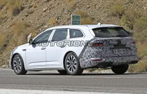 Renault Talisman Sporter 2020 - Foto spia 07-10-2019