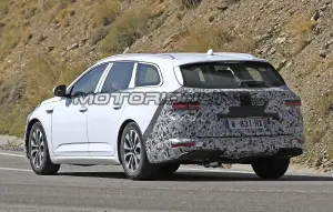 Renault Talisman Sporter 2020 - Foto spia 07-10-2019