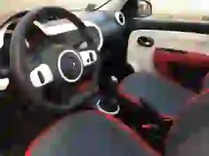 Renault Twingo 1.0 70cv: prova su strada - 21