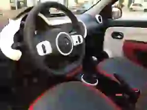 Renault Twingo 1.0 70cv: prova su strada - 22