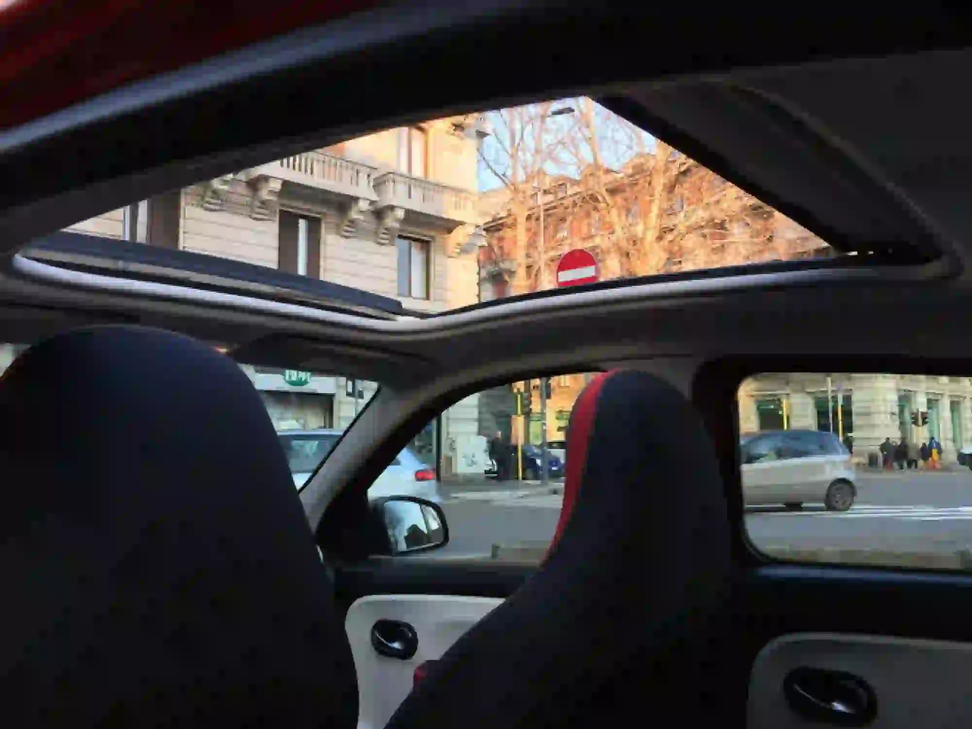 Renault Twingo 1.0 70cv: prova su strada - 26