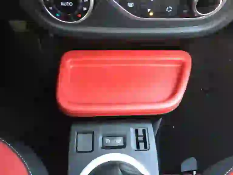 Renault Twingo 1.0 70cv: prova su strada - 36