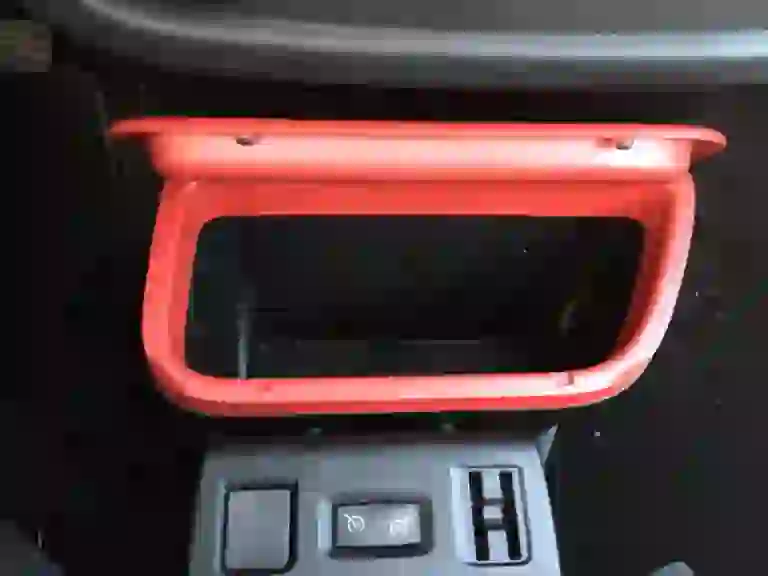 Renault Twingo 1.0 70cv: prova su strada - 37