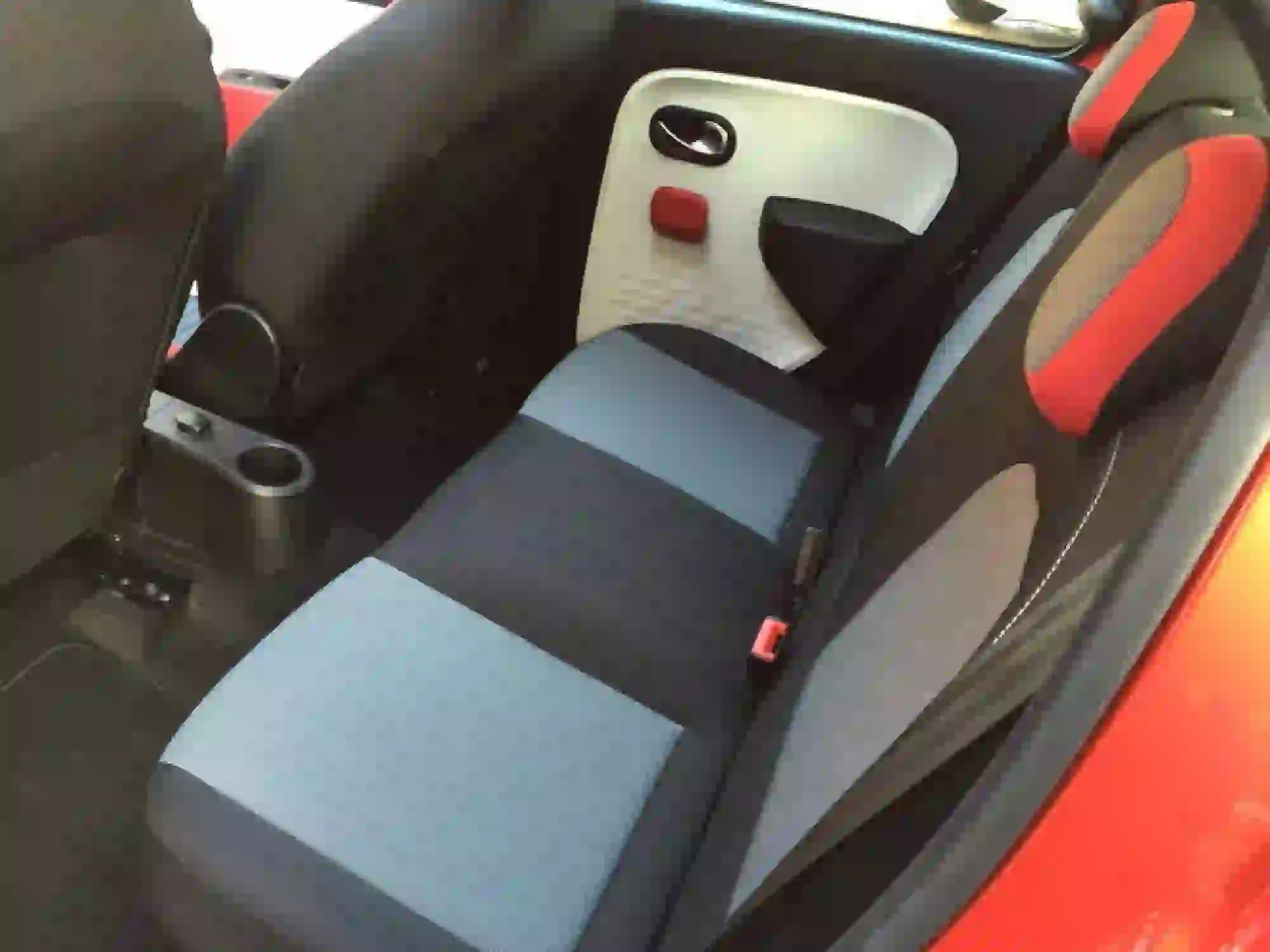 Renault Twingo 1.0 70cv: prova su strada - 45
