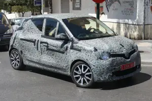 Renault Twingo 2015 - Foto spia 06-09-2013