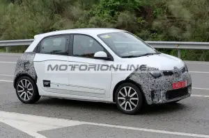 Renault Twingo facelift foto spia 26-4-2018