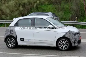 Renault Twingo facelift foto spia 26-4-2018 - 8