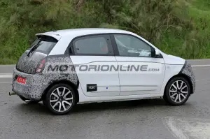 Renault Twingo facelift foto spia 26-4-2018